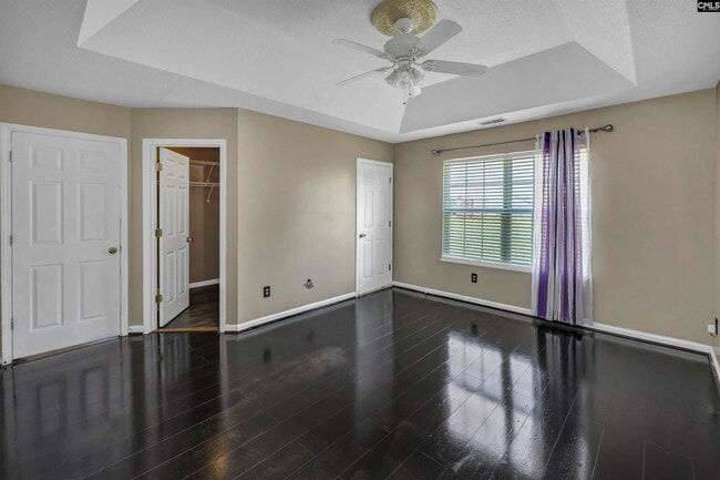 Building Photo - 331 Woodcote Dr