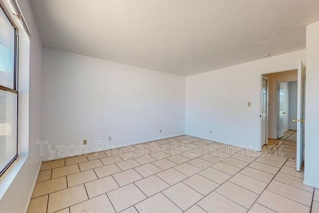 Building Photo - 708 Buckboard Rd SE