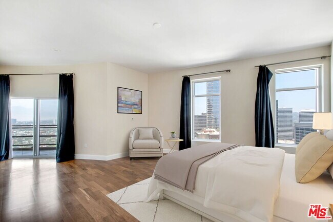 Building Photo - 1 W Century Dr