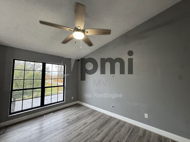 Building Photo - 1019 Cowton Dr