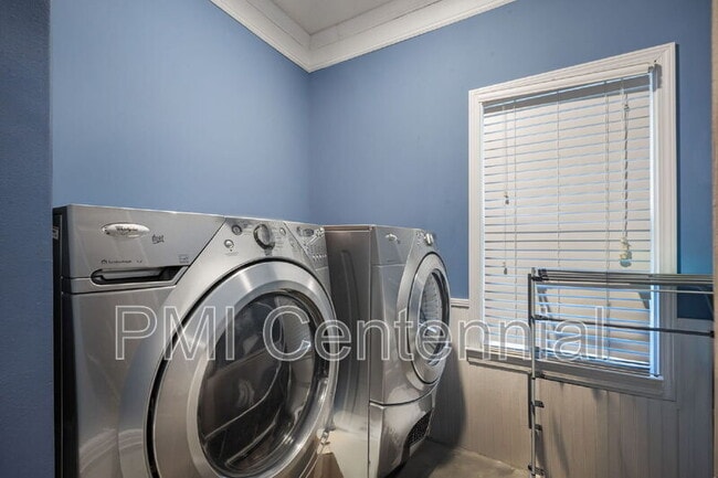 Building Photo - 2506 Retreat Dr NE