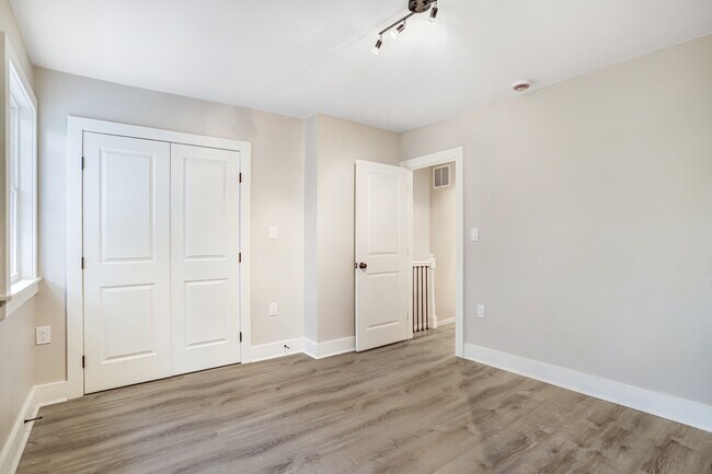 Building Photo - 1526 2nd St SW