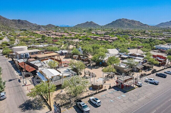 Building Photo - 6050 E Hidden Valley Dr