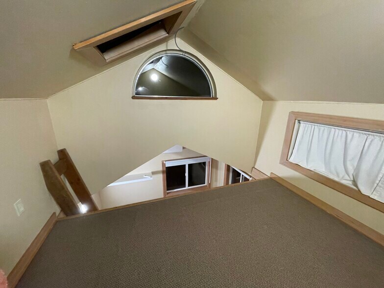 Building Photo - 5535 NE Prescott St