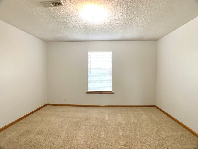 Building Photo - 329 Audrea Ln