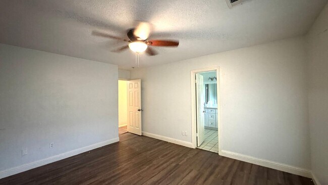 Building Photo - 6422 Diamond Rock Dr