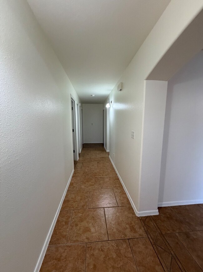 Building Photo - 6289 Cosecha Luna Cir