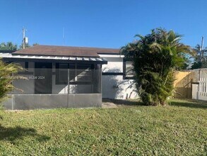 Building Photo - 3 bedroom in Hollywood FL 33023