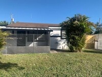 Building Photo - 3 bedroom in Hollywood FL 33023