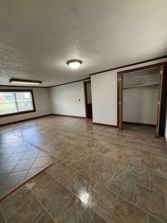 Building Photo - 2494 N Grandview Dr