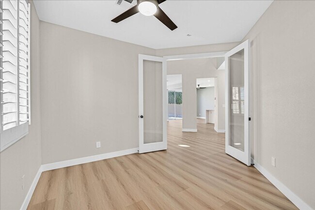 Building Photo - Summerlin House close to Red Rock Casino.