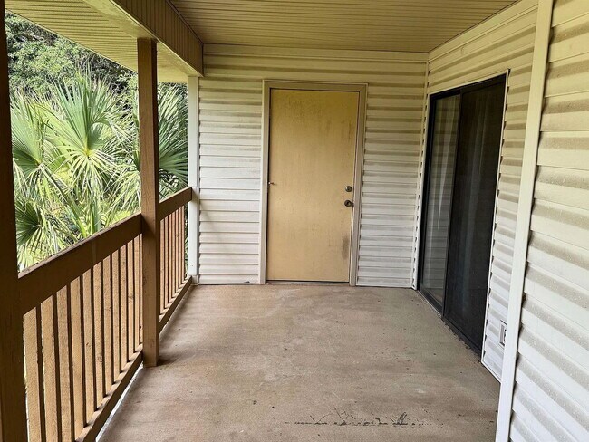 Building Photo - 2BR Condo with Private Baths, Fireplace, Balcony & In-unit Washer/Dryer– Near FSU & TSC