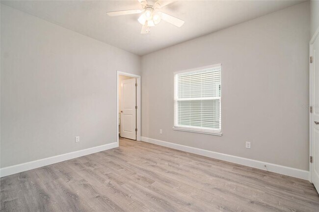 Building Photo - 622 NW 3rd Ave