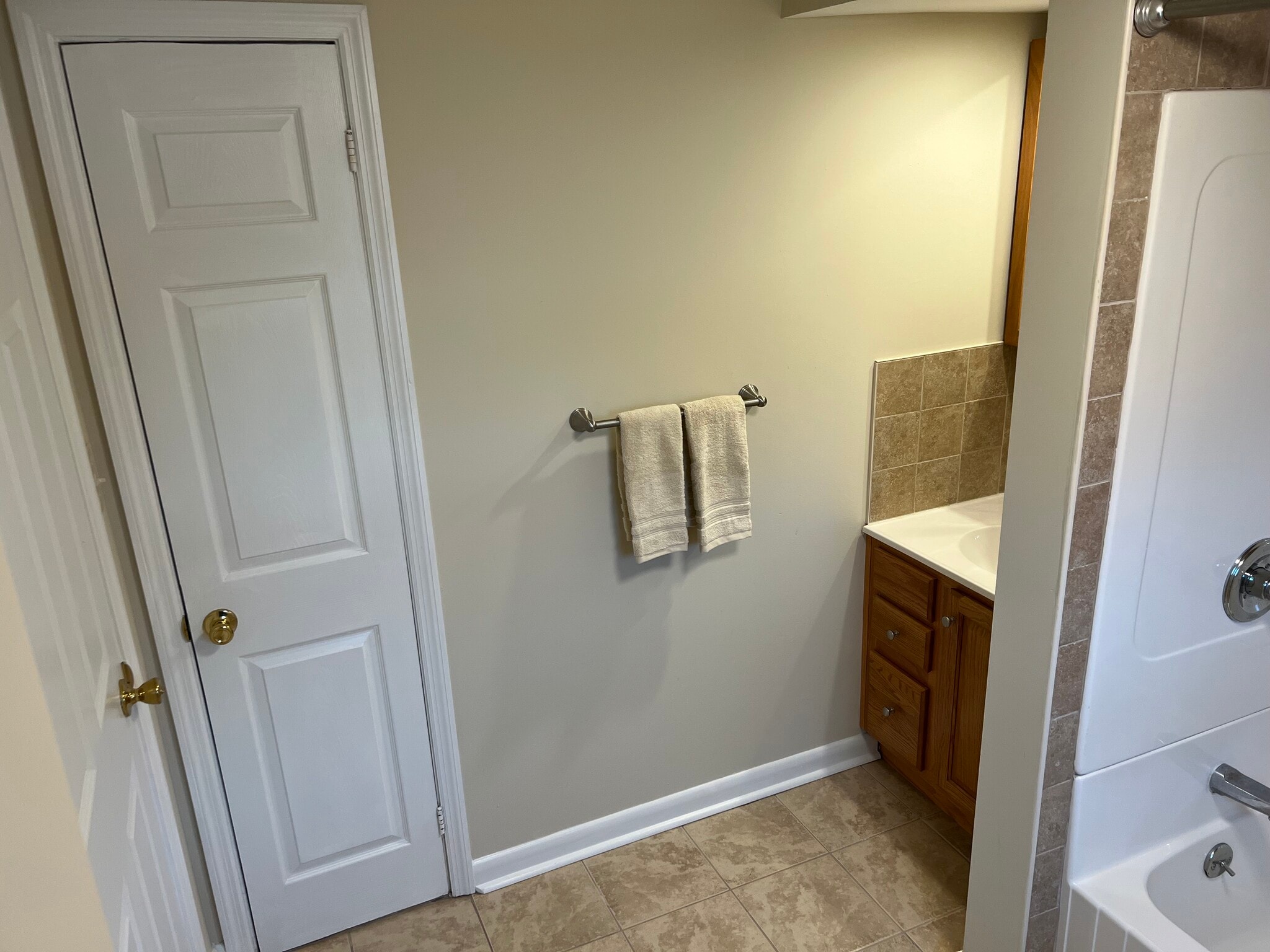 Linen Closet - 26 Patricia Ln