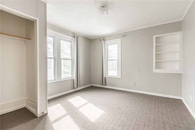 Building Photo - 98 South Ave