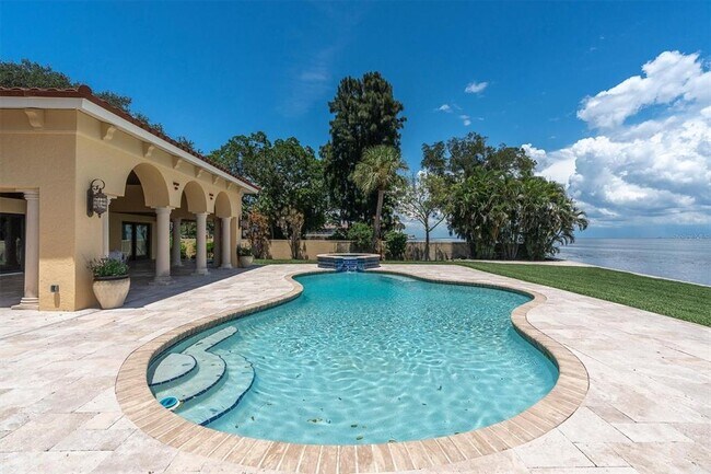 Building Photo - 5810 Bahama Shores Dr S