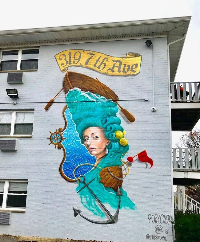 Interior Photo - 319 7th Ave