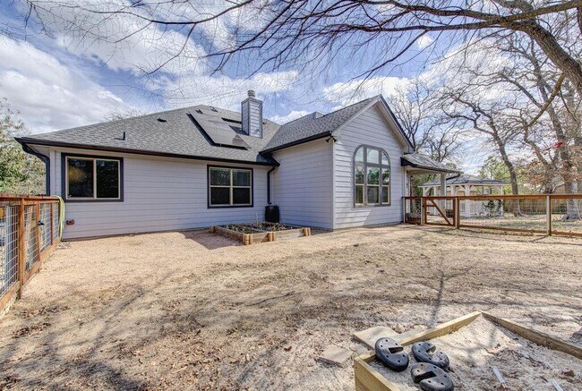 Building Photo - 110 Kou Ct