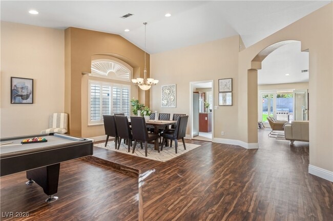 Building Photo - 905 Buffwood Ave