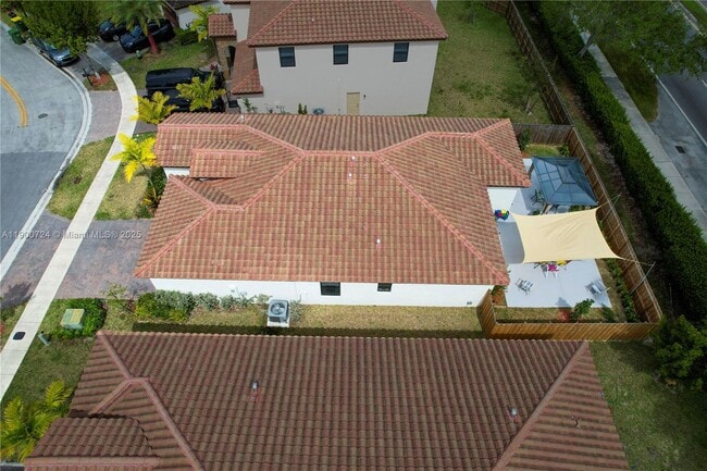 Building Photo - 151 NE 27th Terrace