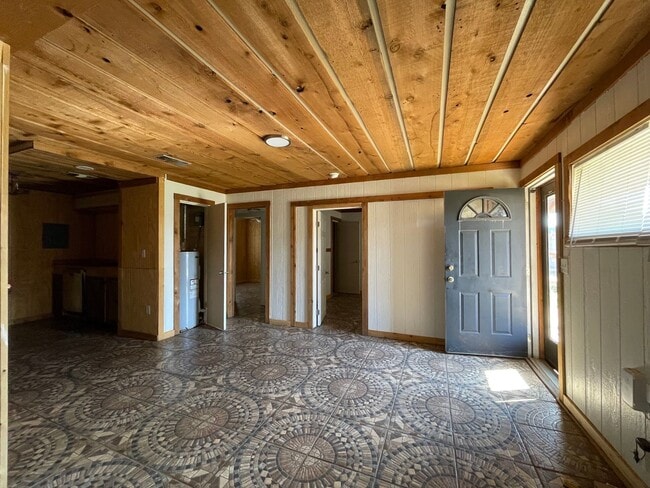 Building Photo - Cozy?Charm Meets Modern Luxury – Your Perfect Ranch-Style Retreat in Lamesa!
