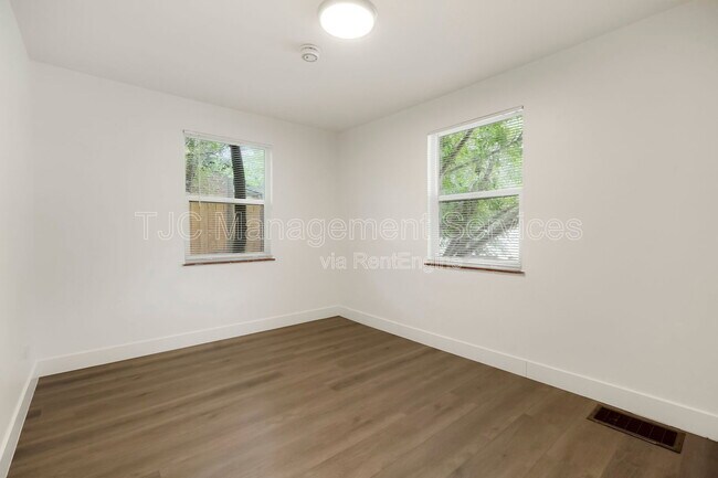 Building Photo - 433 Harrison St