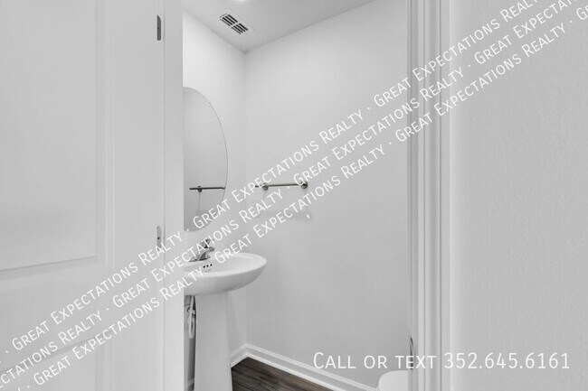 Building Photo - 4919 SW 81st Lp