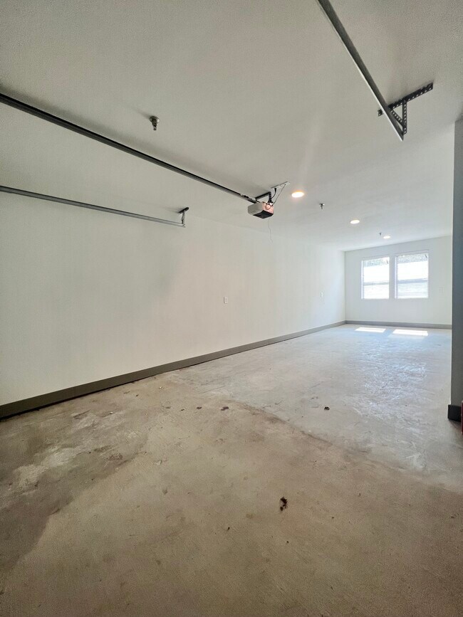 Building Photo - 4020 McEwen Rd