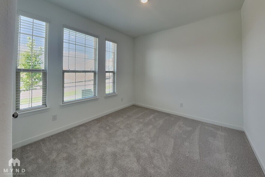 Building Photo - 804 Demelza Dr