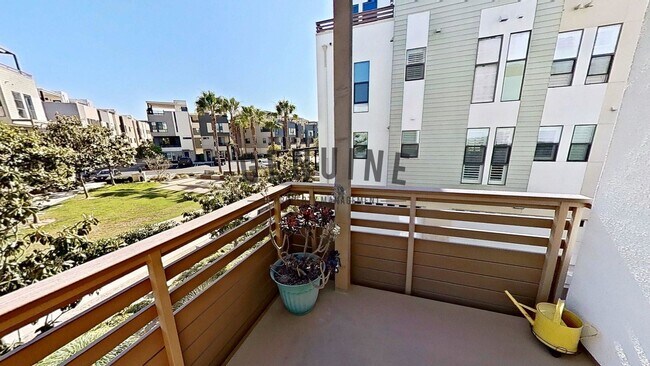 Building Photo - Coming Soon: Beautifully Furnished 3Bd 3.5Ba Condo in Costa Mesa