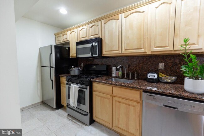 Building Photo - 808 Gaul St