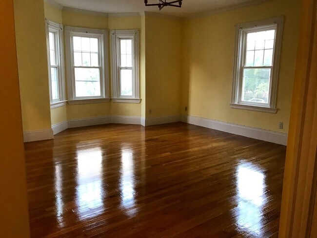 Building Photo - 53 Prince St