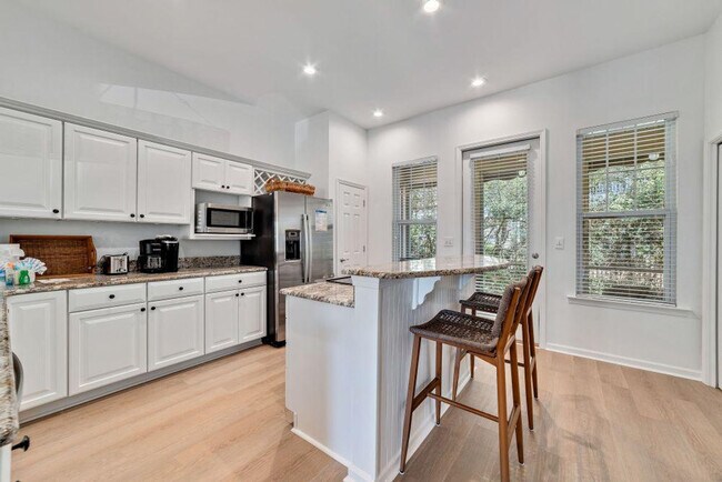 Building Photo - 9343 Marigot Promenade