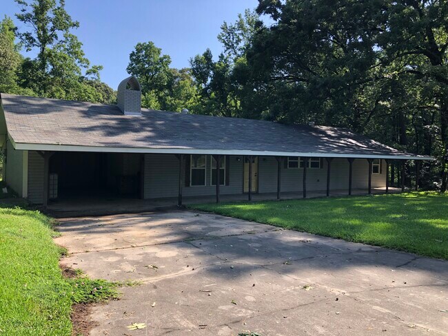 Primary Photo - 1040 Good Hope Rd