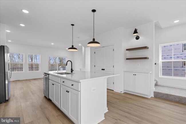 Building Photo - 36121 Wilderness Shores Way