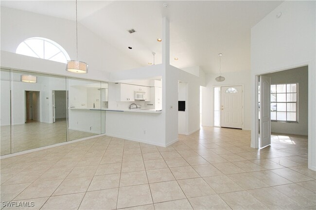 Building Photo - 10201 Regent Cir