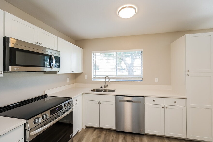 Building Photo - 3507 Montclair Cir