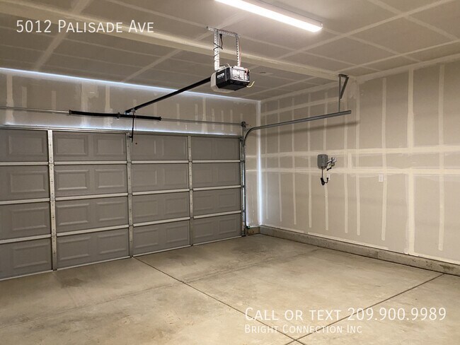Building Photo - 5012 Palisade Ave