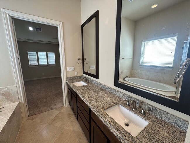 Building Photo - 2021 Fannin Station