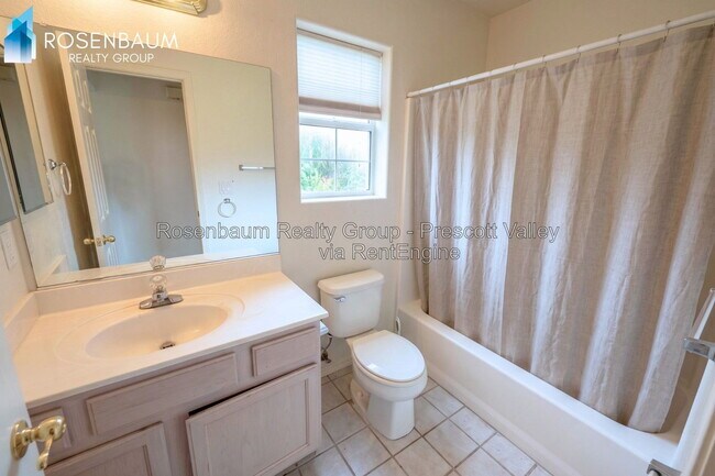 Building Photo - 5184 N Desert Ln
