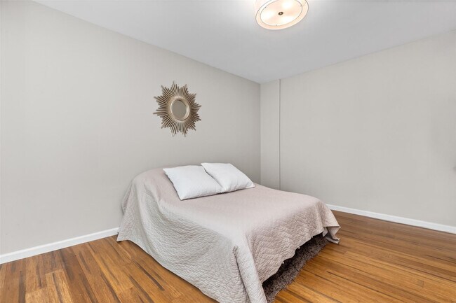 Building Photo - 45 Hendricks Isle