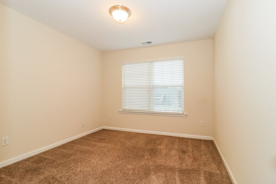Building Photo - 386 Darbys Run Ct