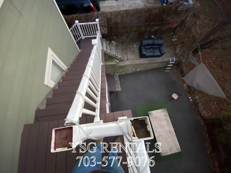 Building Photo - 27 Wait St