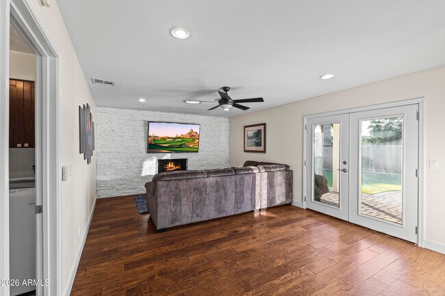 Building Photo - 5245 E Acoma Dr