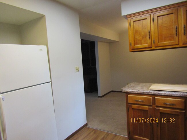 Building Photo - 2 BED / 1.5 BATH CONDO