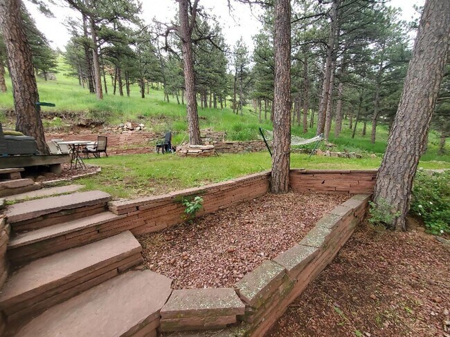 Building Photo - Spacious 4-bedroom + study home; Includes Hot tub and Pool Table - Avail. Now!