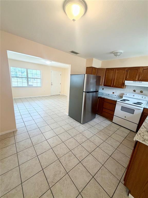 Building Photo - 506 Holt Cir