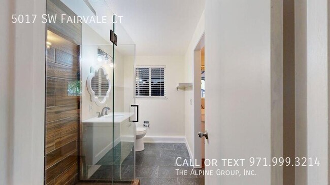 Building Photo - 5017 SW Fairvale Ct