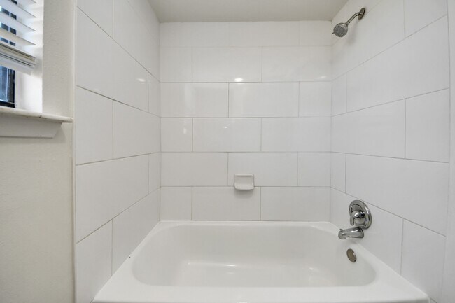 Building Photo - 1059 Country Pl Dr