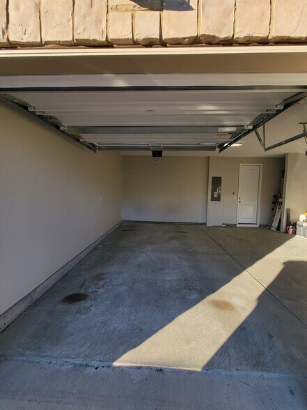 Building Photo - 5806 Clan Maclaine Dr